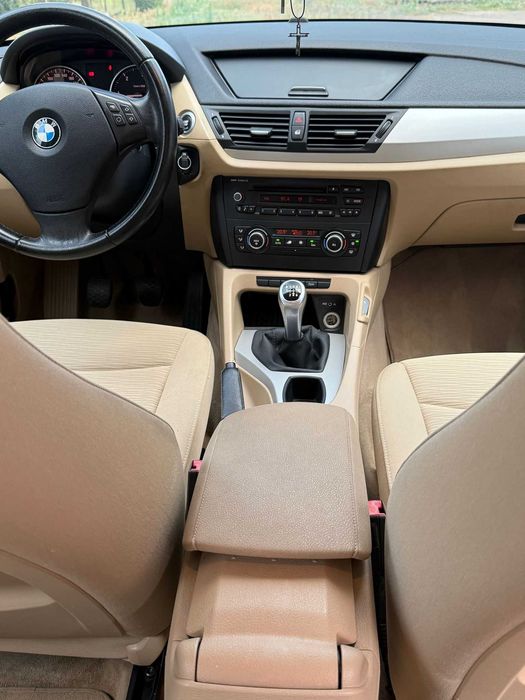 BMW X1 2011 — imagine 5