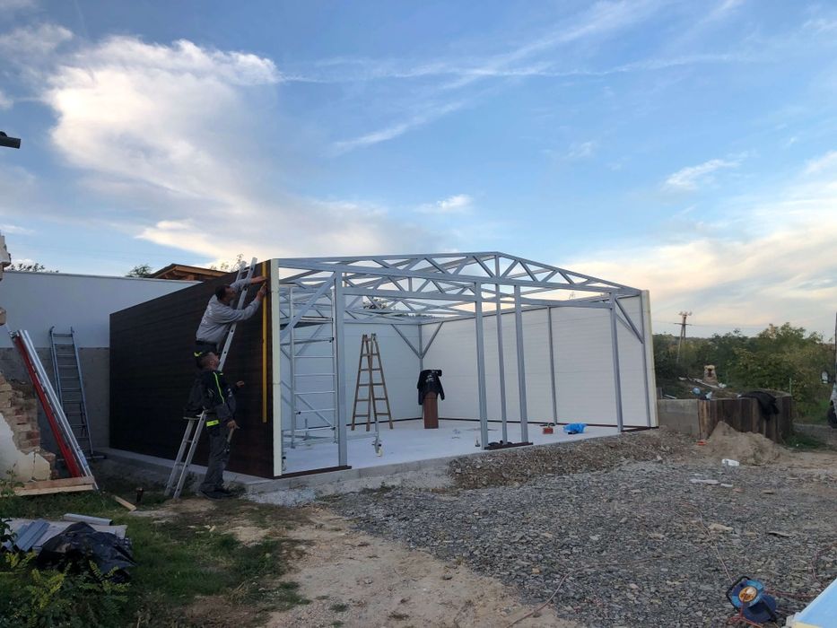 Vand garaje metalice 3 x 6.5m din panouri sandwich