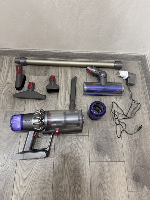 Прахосмукачка Dyson v11