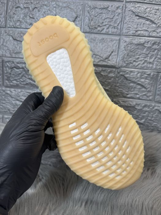 Yeezy 350 v2 Butter Pk Premium