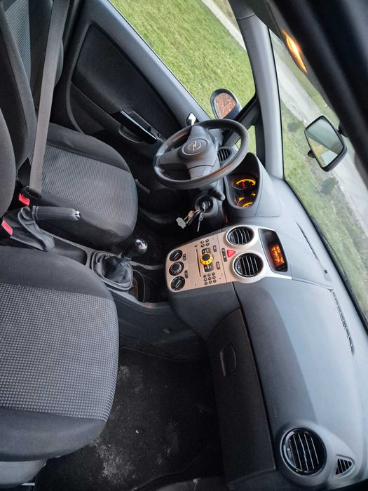 De vanzare opel corsa 2010