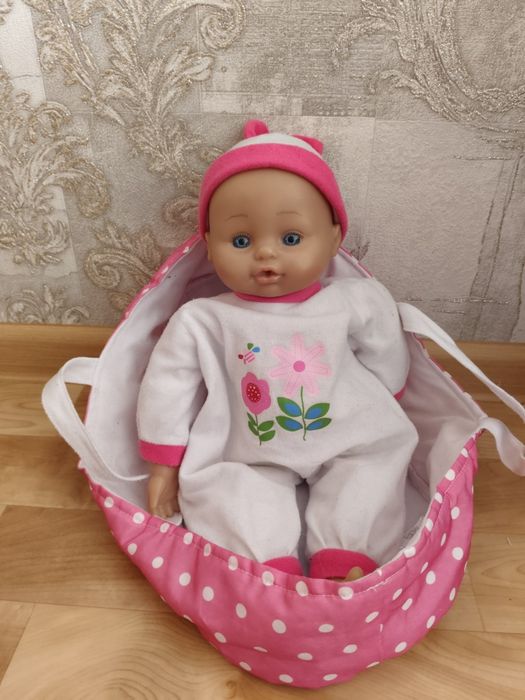 Продам куклы и одежда для них.