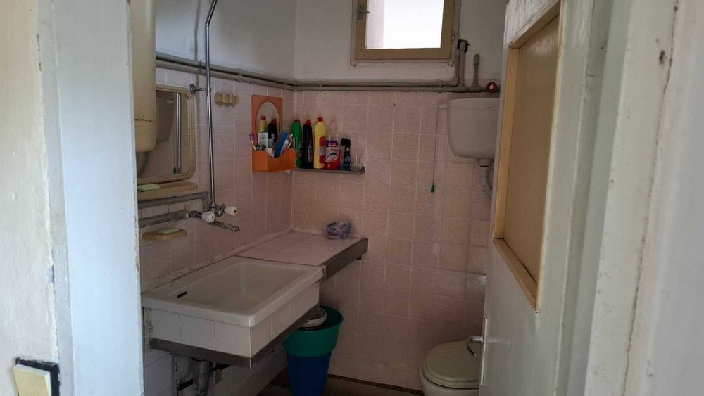 Продава масивна къща в село на 13 км от Габрово