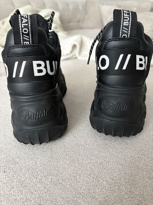 Adidasi buffalo