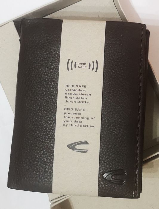 Camel Active - вертикален мъжки портфейл