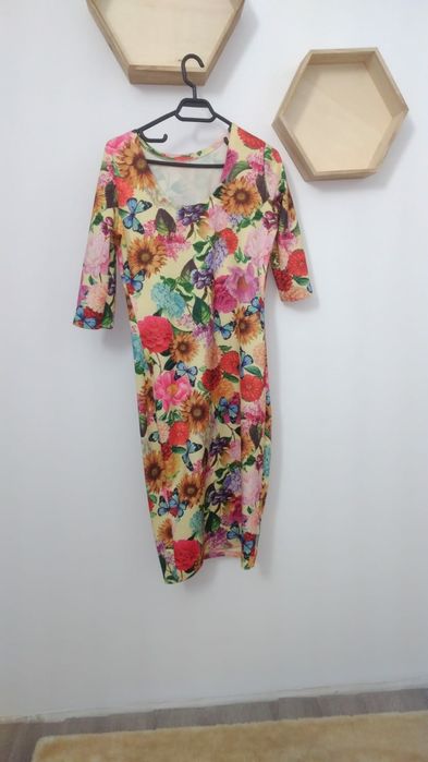 Vând haine și incaltari