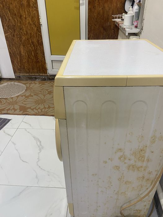 Продам Бу машинку рабочая