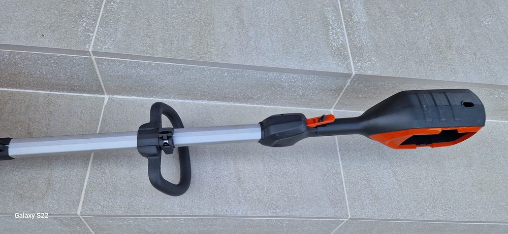 Husqvarna motocoasă pe acumulator