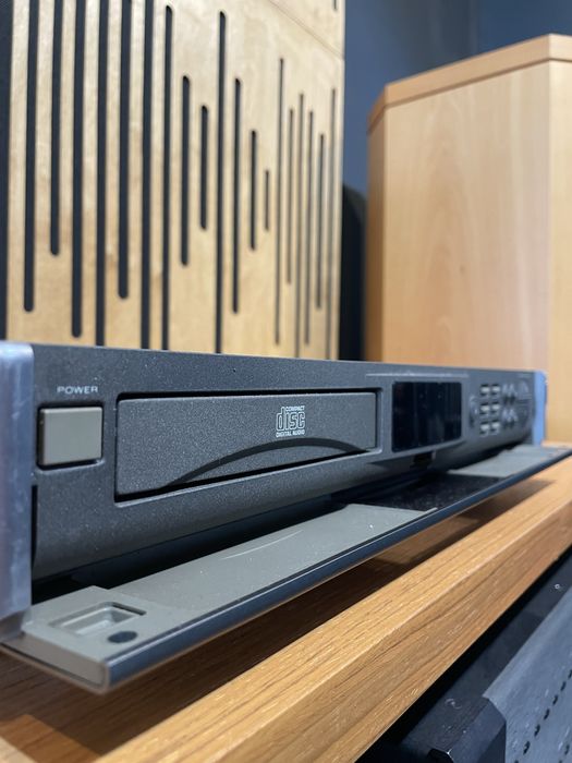 Cd player marantz cd1020 panou frontal motorizat