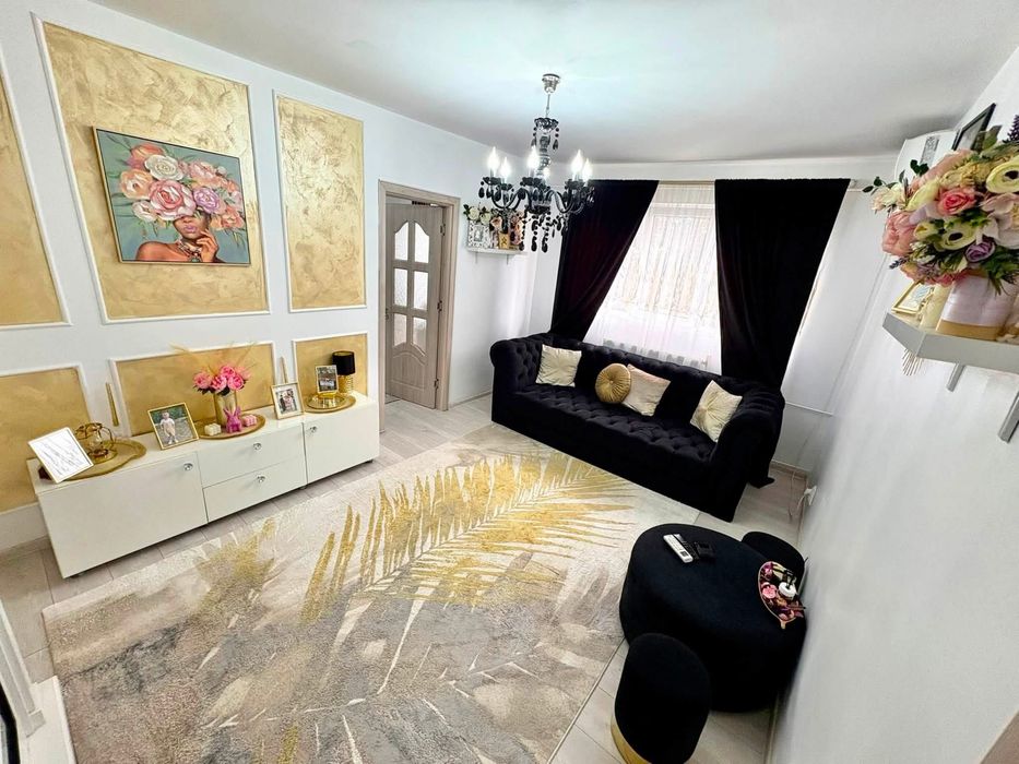 Se oferă spre vânzare un apartament de 2 camere semidecomandat, cu o suprafață utilă de 41,40 mp, plus balcon de 3,01 mp, situat in zona de vest.