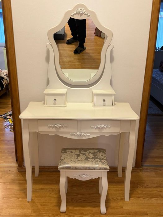 Masa toaleta machiaj +scaun