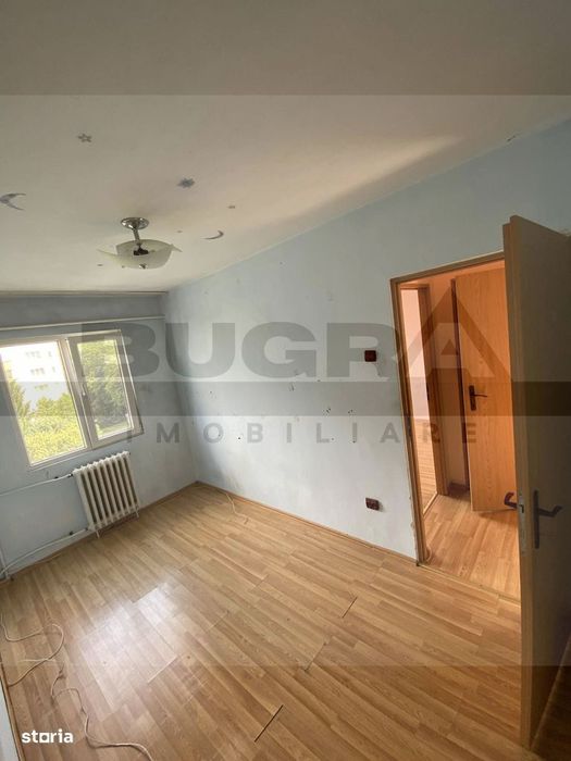 Apartament de 3 camere finisat clasic, zona strazii Parang, Manastur