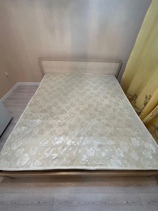 Спальный гарнитур в отличном состоянии