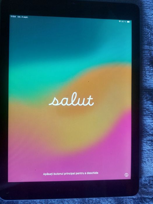 Vand iPad generația a 6 a