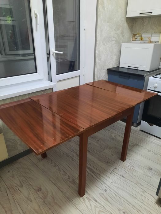 Продаётся стол раскладной