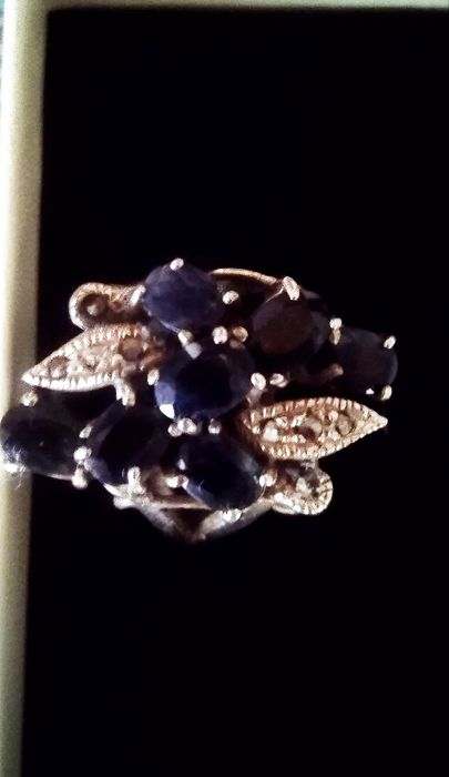 Серебряные комплекты и кольцо с натуральными сапфирами.