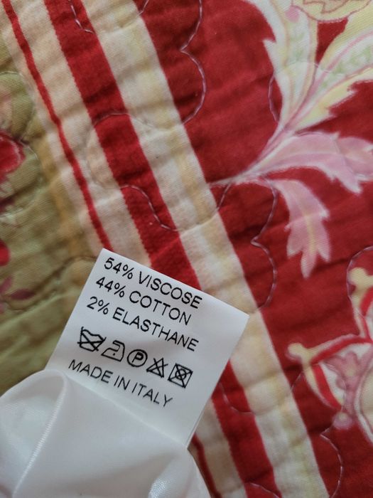 Vand rochie de seara, Italia