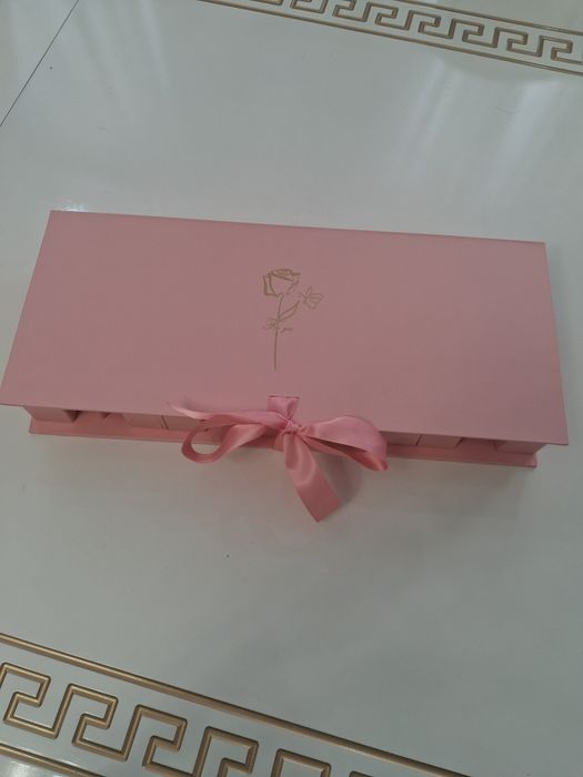 Подарочный коробка