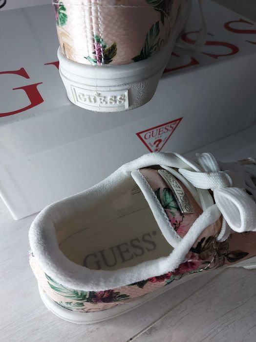 Adidasi GUESS  cu imprimeu floral