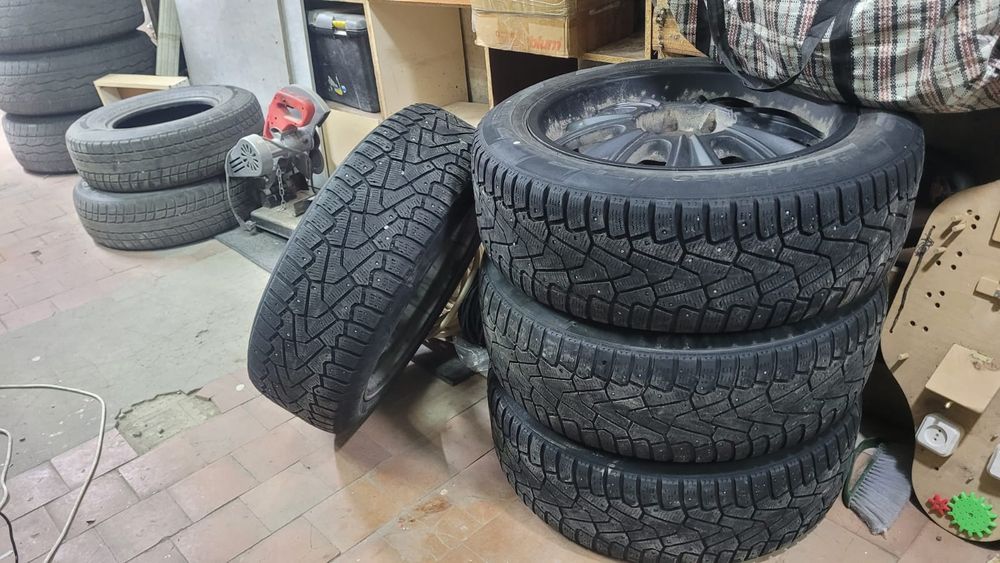 Продам комплект колес r20