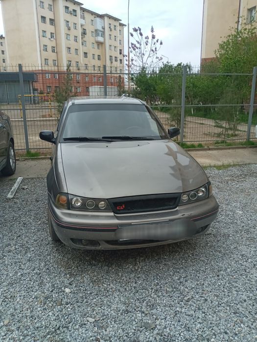 Nexia 1 mashina sotiladi