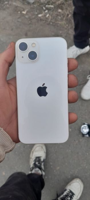 Продам айфон 13 на 128