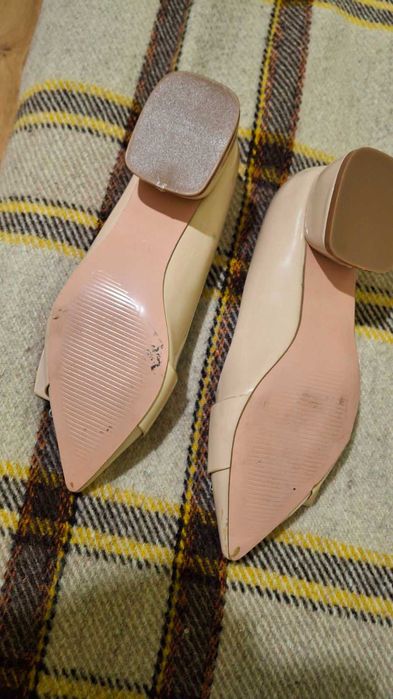 лачени дамски обувки номер 36