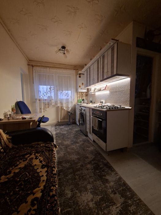 Vând garsoniera sau schimb cu casă plus diferența din partea mea!