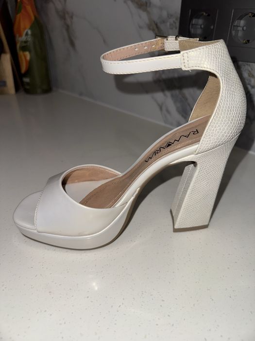 Туфли белые перламутровые