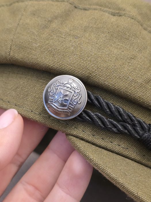 Sapca H&M noua, dama