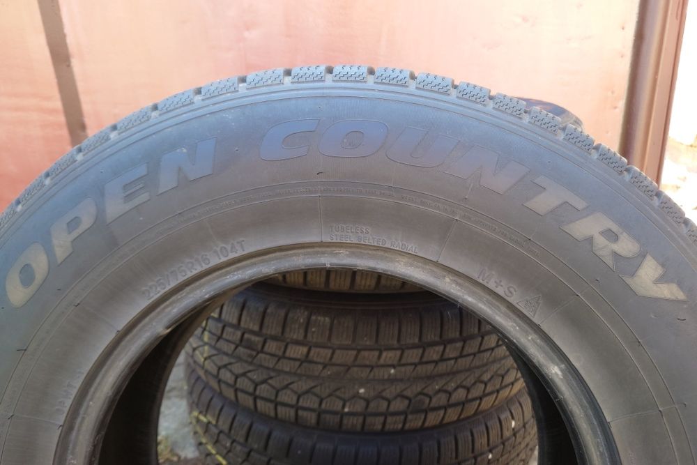 4 Anvelope iarna 225/75R16 Toyo + 4 anv vara 255/65R16 Bridgestone