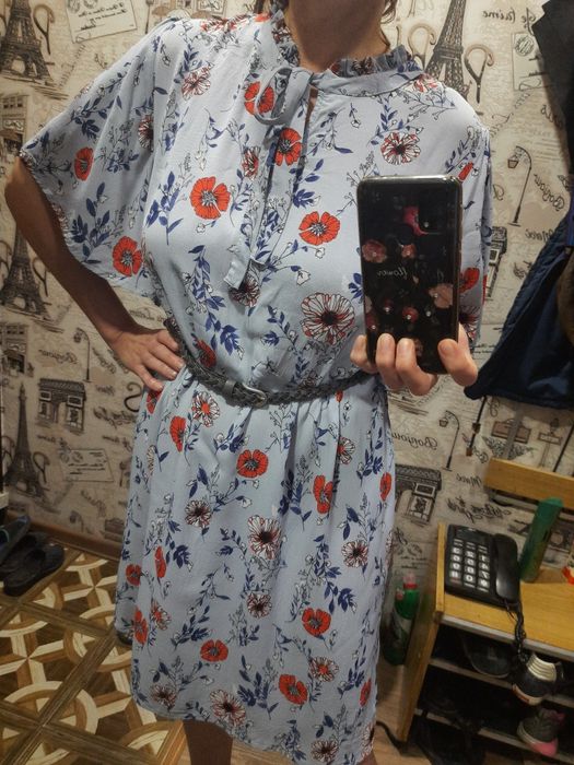 Продам новое фирменное платье