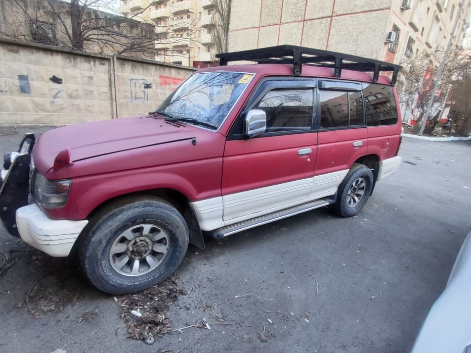 Продам Митсубиси поджеро