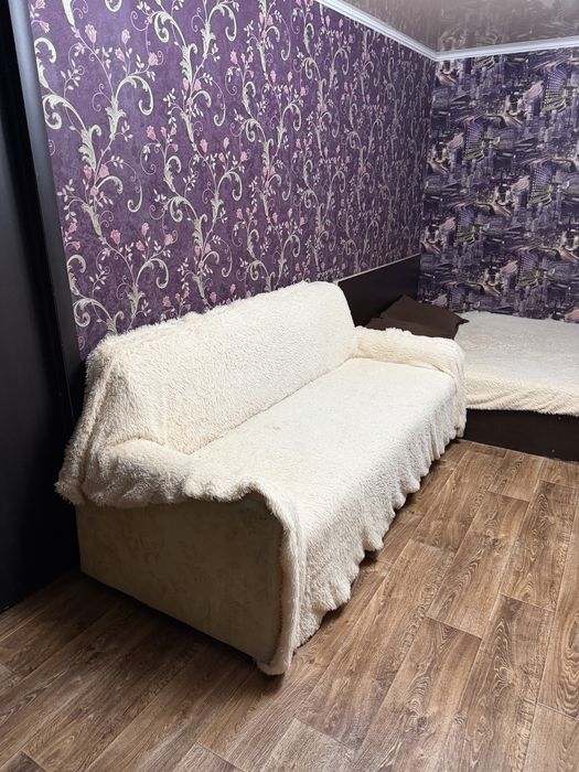 Продам диван 12000тг.