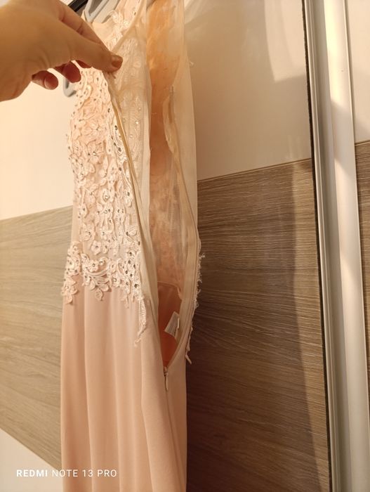 Vând rochie eleganta 42
