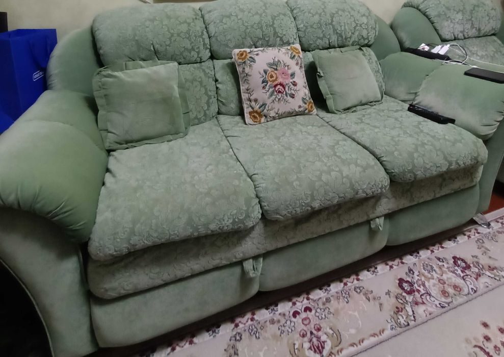 Диван мягкий + 1 кресло