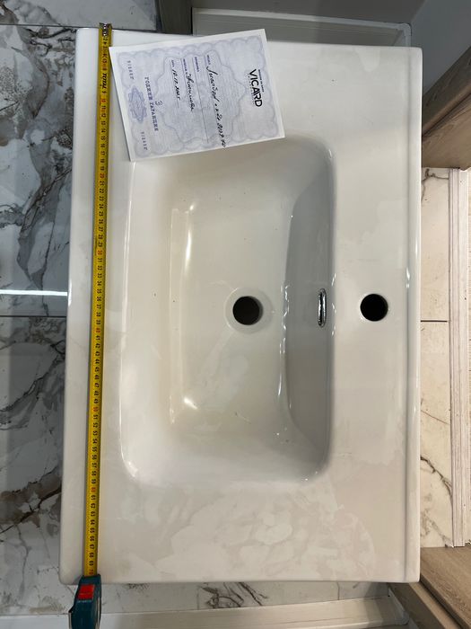 PVC шкаф с умивалник и колона Лисабон на Викард, 350 евро