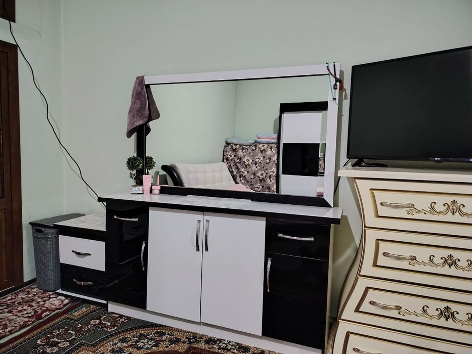 Комплект спальный гарнитур в отличном состоянии