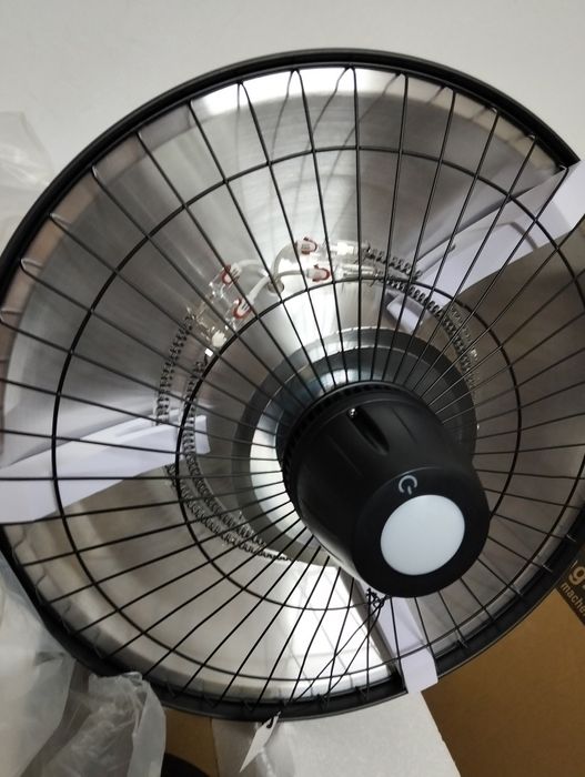 Încălzitor infraroșu montat pe tavan