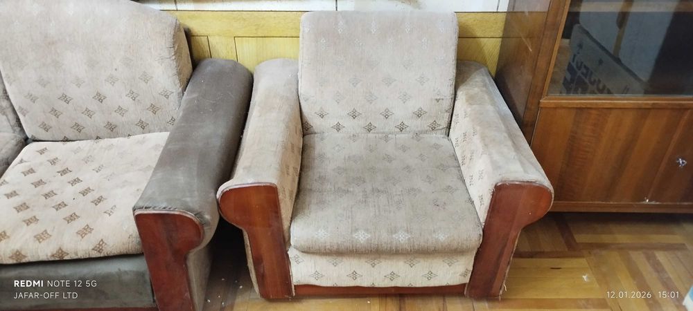 Диван и два кресла