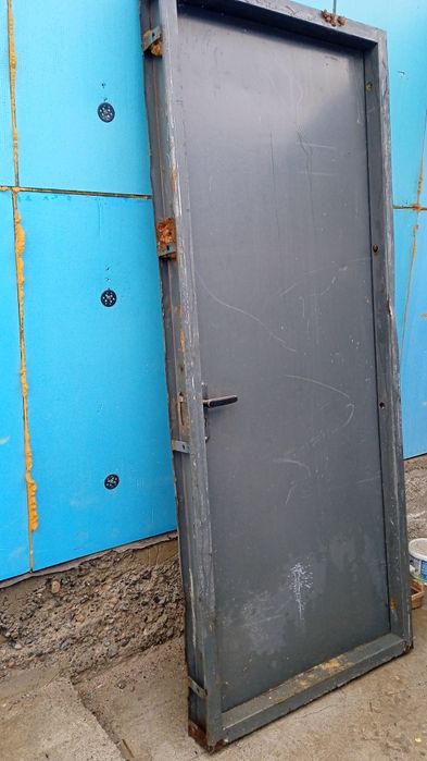 Продам дверь 235/97