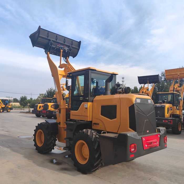 1,2 м3  - Фронтальные погрузчик MAXBULL