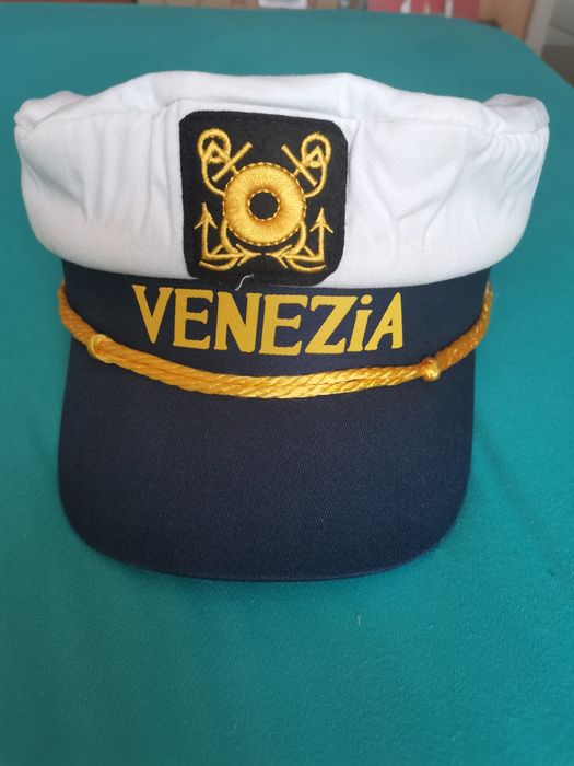 Шапка с козирка Venezia