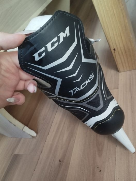 Хоккейные коньки TACKS 9040