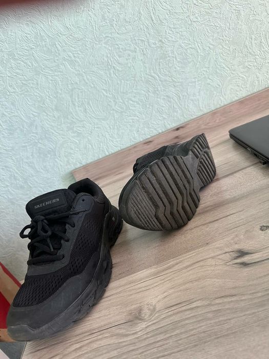 Кроссовки Skechers