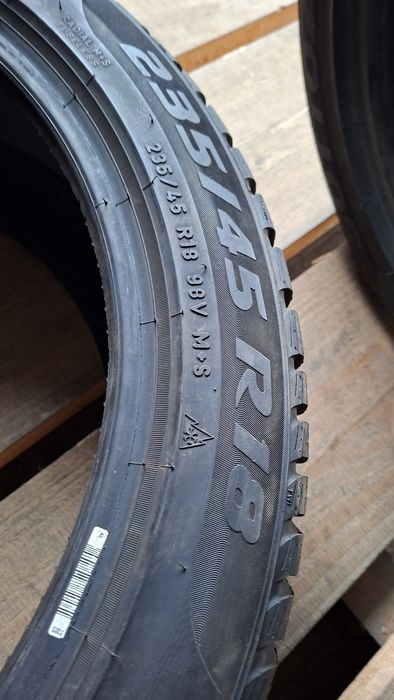 2buc 235 45 R18 Pirelli iarna M+S cauciucuri anvelope MS 18