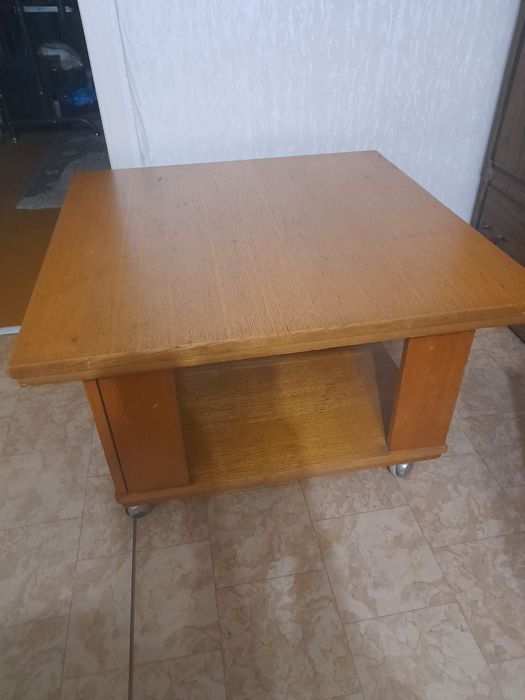 Продам журнальный столик