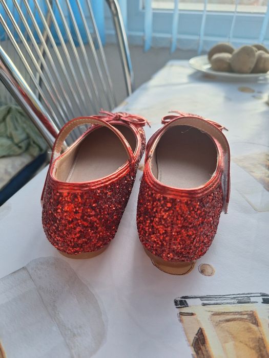 Детски червени пантофки