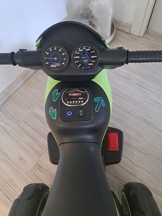 Motocicleta de politie 198A Baby Mix verde