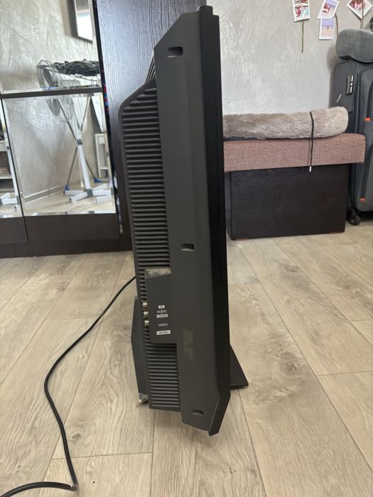 Продам телевизор LG 30 диагональ